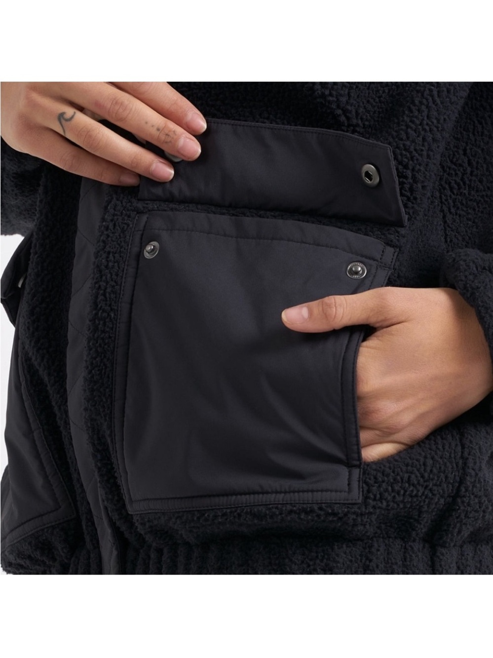 Vuori Women's Black Sherpa Utility Jacket - Picture 4 of 6